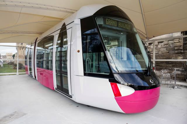 Abri pour prototype rame de tramway 