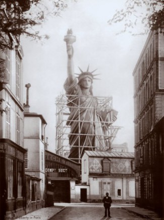 Construction de la Statue de la Liberté à Paris 