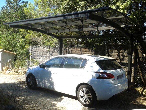 Carport en aluminium résistant