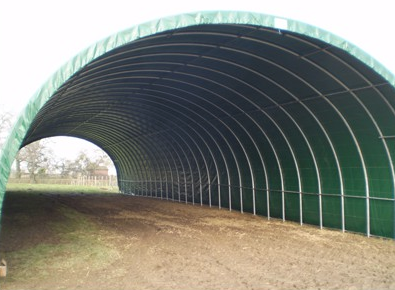 Abri agricole tunnel champs