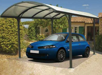 carport robuste et lumineux pour protéger ses voitures