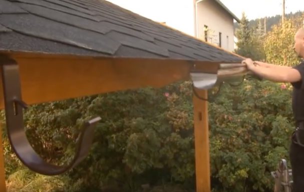 Gouttière latérale pour carport en bois