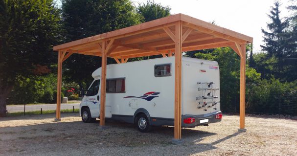 Abri camping-car en bois Douglas à toit plat
