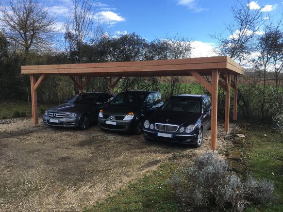 Carport triple en bois avec ossature pour 3 voitures