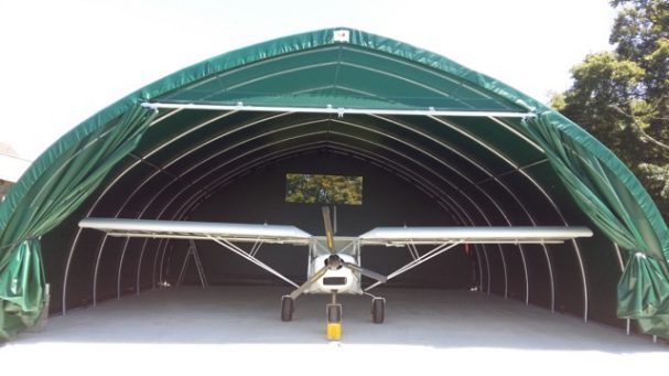 Tunnel de stockage pour servir de hangar à un avion