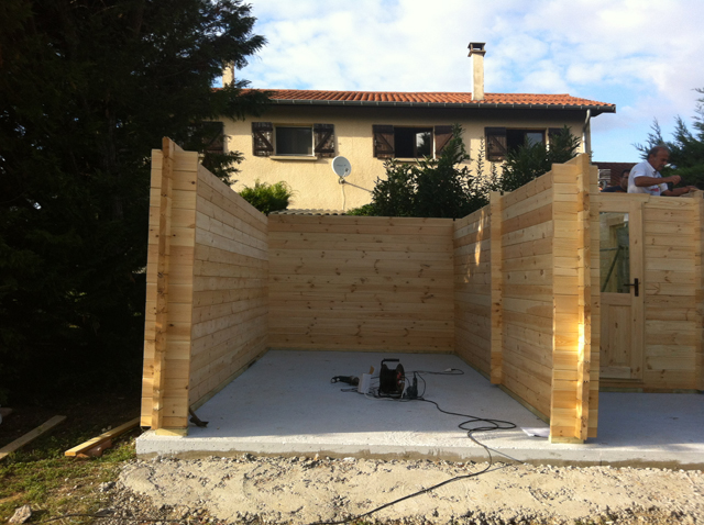 Montage garage en bois : mise en place des madriers