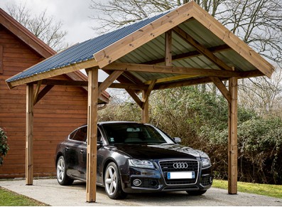 ABRI VOITURE EN BOIS THERMO TRAITÉ ET PIEDS MOISÉS