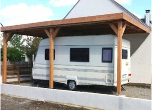 ABRI CAMPING CAR ADOSSÉ BOIS TOIT PLAT : 4 x 8 M