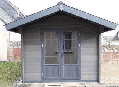 CHALET DE JARDIN EN LAME COMPOSITE ET ALUMINIUM