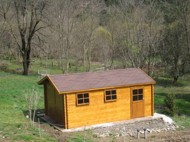 Garage ou maison en bois au cœur du jardin, à vous de choisir !