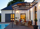 Un toit terrasse en aluminium et polycarbonate moderne