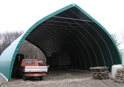 Grand tunnel de stockage agricole
