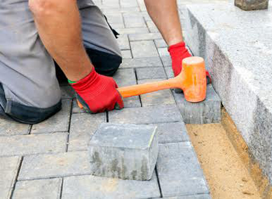 construire soi-même son allée de jardin en dalles