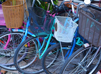 Idées pratiques pour ranger les vélos dans un espace confiné