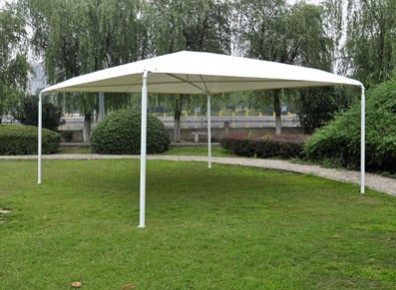 Le carport en toile tendue, un abri économique et sans entretien