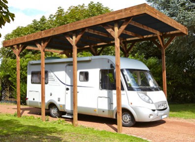 Abri camping car en bois avec bardage latéral