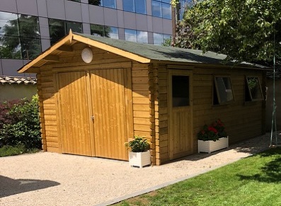 garage en bois pour la voiture