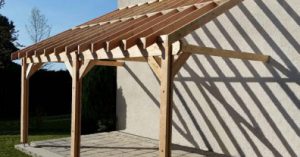 abri terrasse adossé en bois