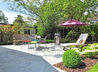 Ranger les jeux des enfants au printemps : l’abri de jardin à votre rescousse !