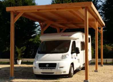 Et oui un carport pour camping-car peut aussi être moderne et élégant grâce une ossature en bois et un toit plat 