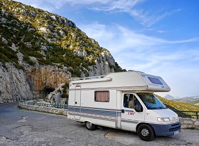 L’hivernage du camping-car peut être… pliant et en PVC !