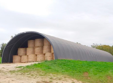 Tente de stockage en PVC : une solution de stockage pratique et économique pour les professionnels de l’agriculture