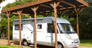 Hivernez votre camping-car avec cette ossature en bois design