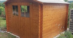 cabane de rangement en bois