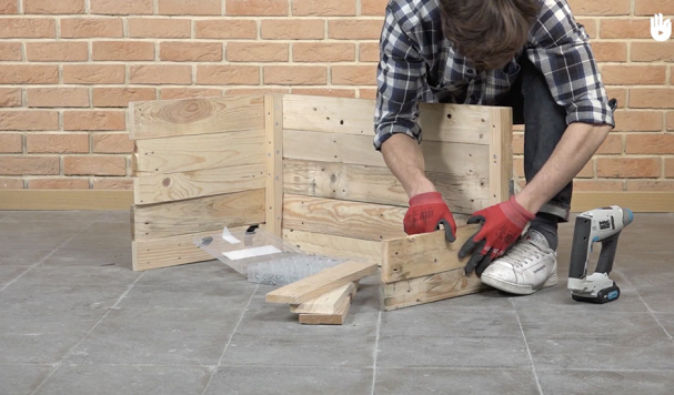 Etapes par étapes, construisez de vos propres mains un coffre de rangement en bois 