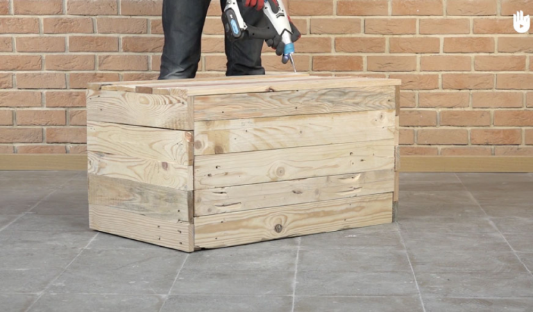 Tuto : fabrication d’un coffre de rangement de jardin fait-maison