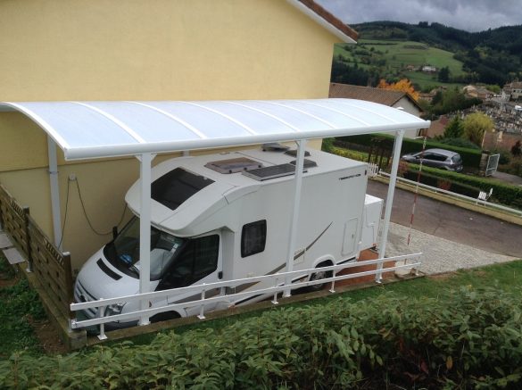 abri carport hauteur