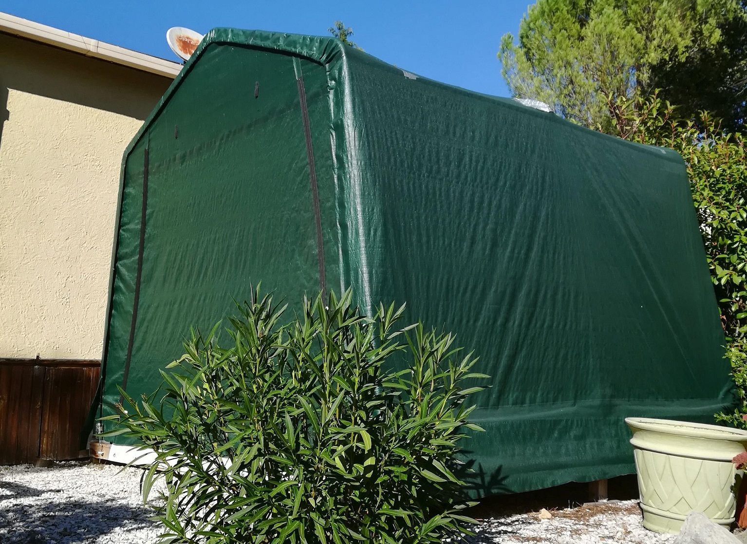 tente de stockage pour un abri livraison rapide