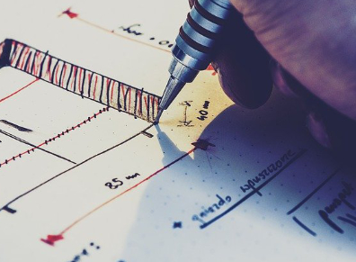 Construction d’un abri terrasse en bois : passez par l’étape plan (indispensable !)