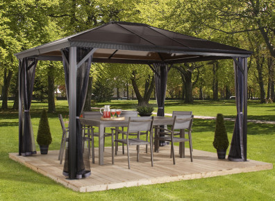 Des rideaux à installer autour de sa pergola : oui, c'est possible !