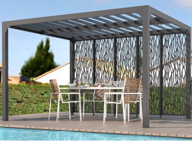 Une pergola bioclimatique installée au bord de la piscine, un bon kiff !