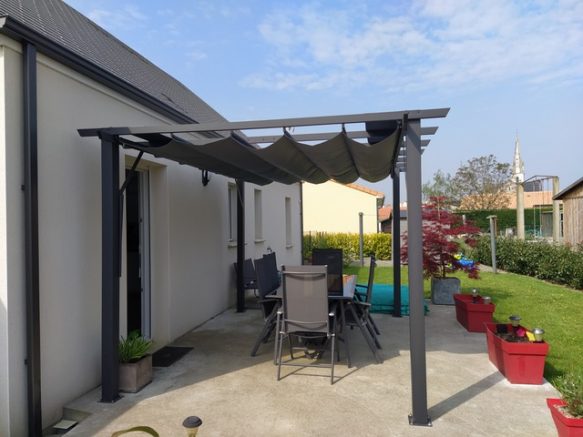 Pergola alu avec couverture toile