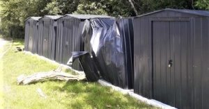 tempête qui détruit un abri