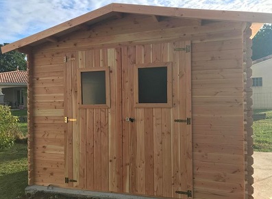 cabane de stockage en bois