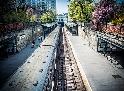 abri édicule pour un métro