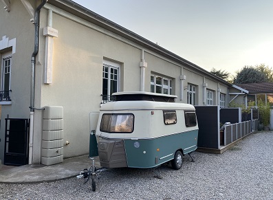 Carport pour caravane en bois