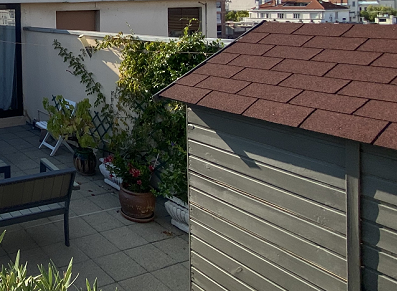 Aménager son toit terrasse avec un abri en ville de moins de 5 m²