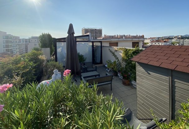 Abri de jardin de 5 m² sur un toit terrasse