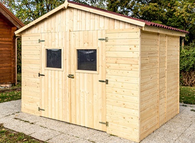 Cabane de rangement en panneaux de bois