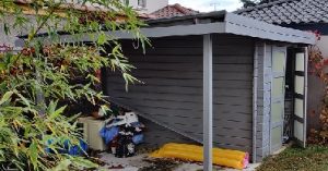 cabane de piscine en bois