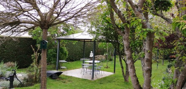 Une gloriette au jardin, moment de détente en vue