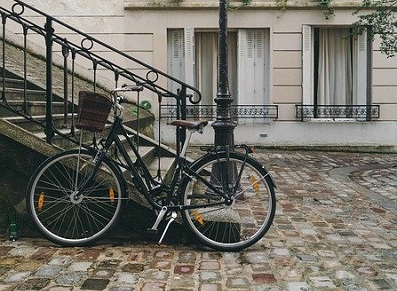 Laissez-vous tenter par l’abri vélo pour la journée mondiale du vélo !