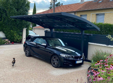 Que faut-il faire : laisser sa voiture en stationnement dans un garage  fermé ou sous un carport ?