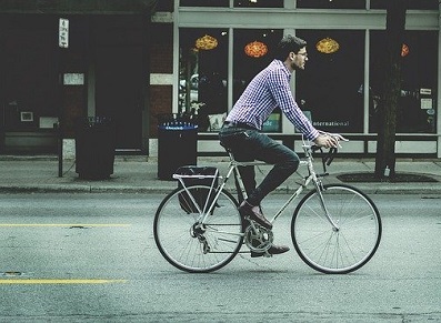 L’abri vélos en entreprise, une solution avec des aides au financement