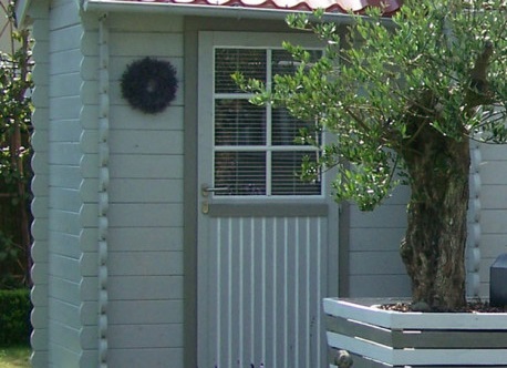 chalet en bois pour la piscine