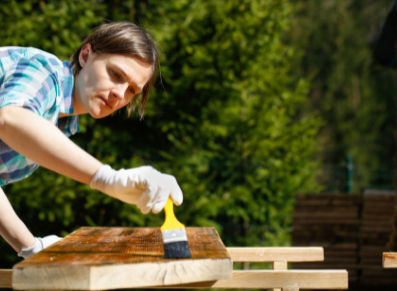 Traitement d’un abri de jardin bois au Xylophene